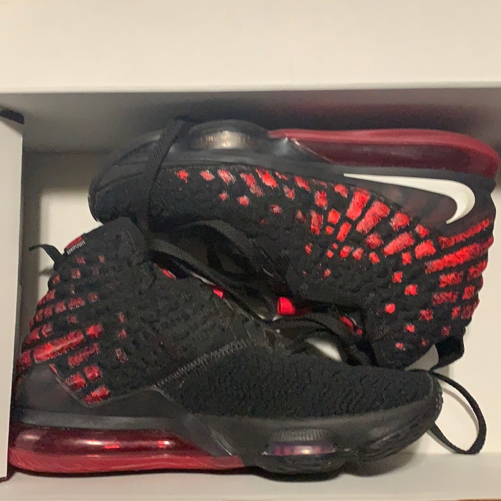 Nike LeBron XVII-Black/White/University Red